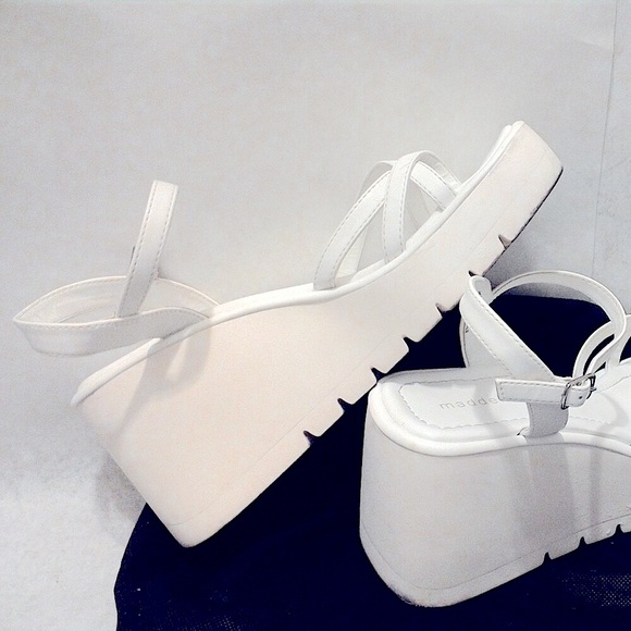 Steve Madden Y2K Bratz Strappy Platform Sandals - Picture 9 of 9